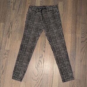 J. McLaughlin Black and White Houndstooth Pants
